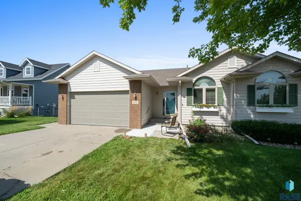 519 S Horizon Cir, Sioux Falls, SD 57106