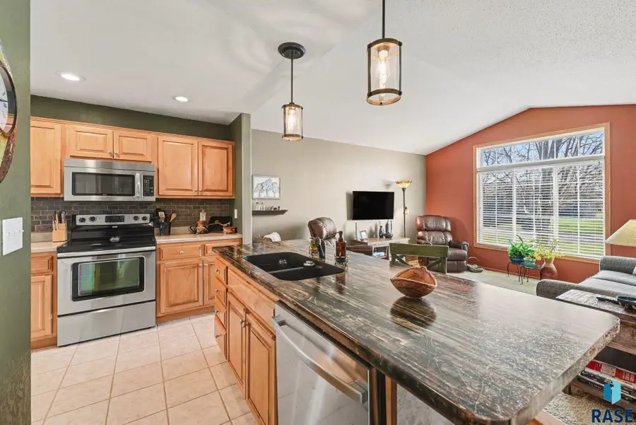 706 Par Tree Dr, Hartford, SD 57033 - #3