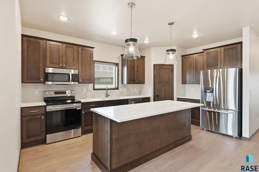 2417 E Gunnar St, Brandon, SD 57005 - #2