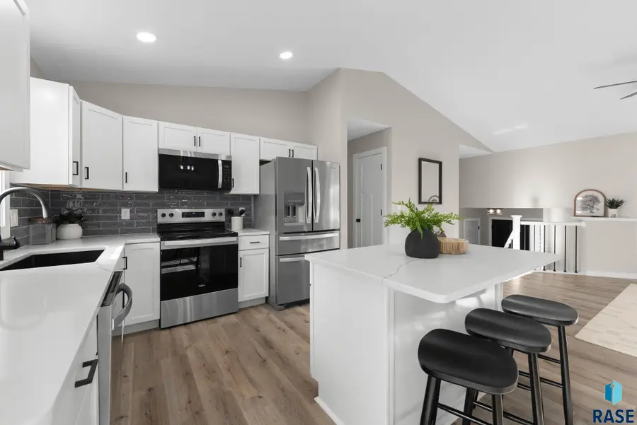 4704 S Nathan Ave, Sioux Falls, SD 57103 - #2