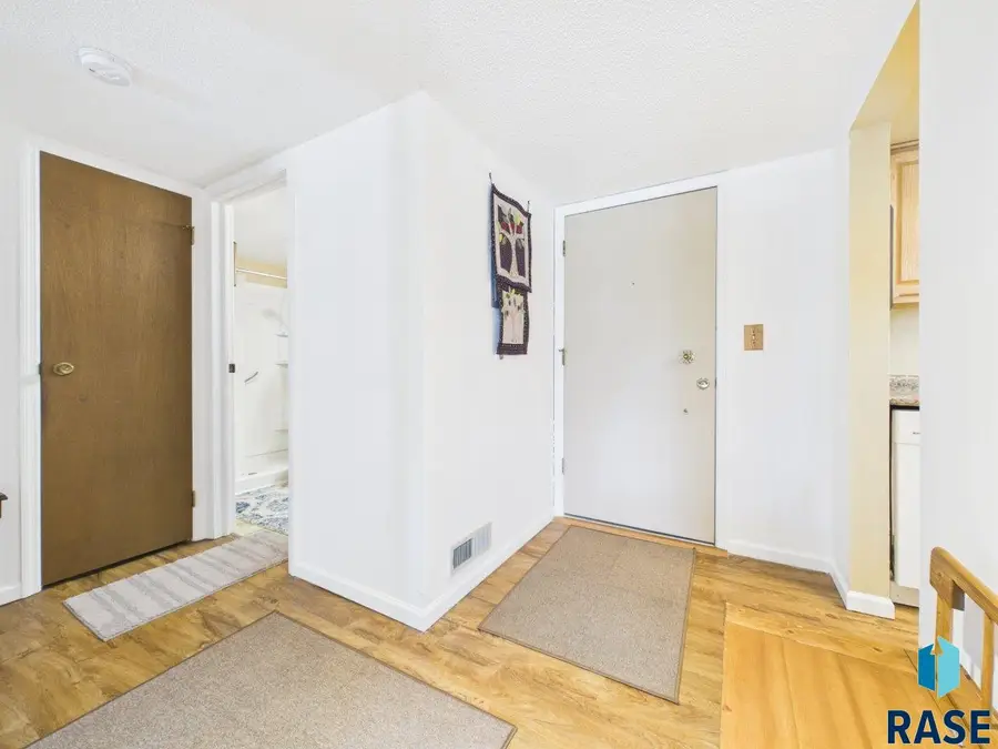 2505 S Kiwanis Ave #145, Sioux Falls, SD 57105 - #3