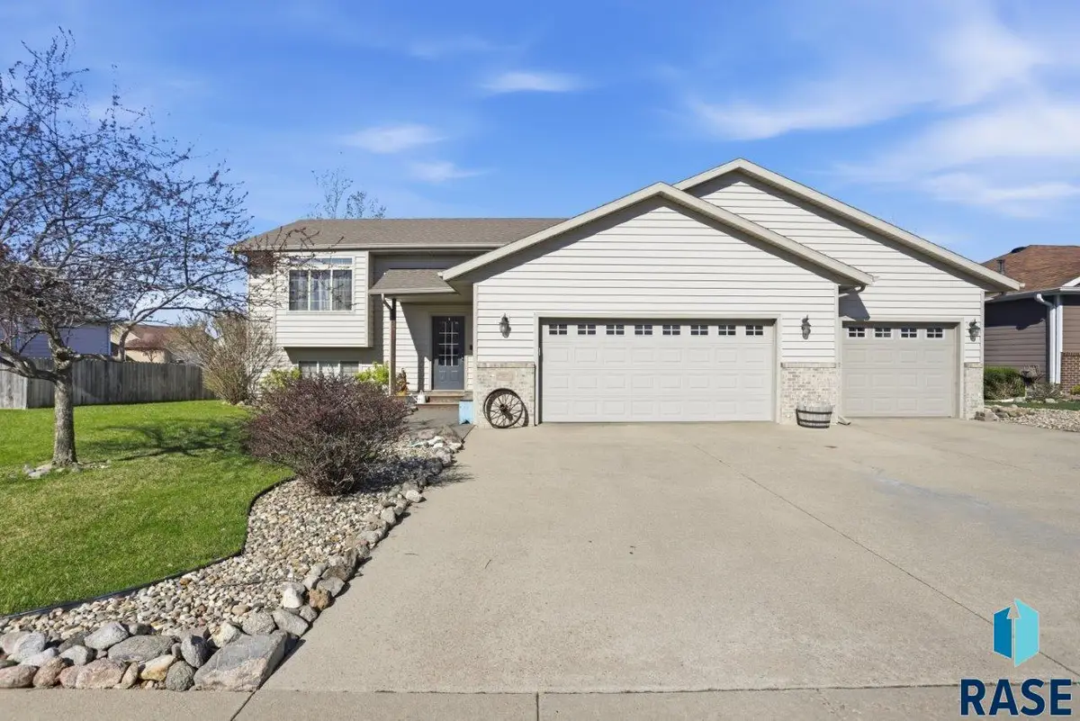 5401 S Carrick Ave, Sioux Falls, SD 57106 - #1