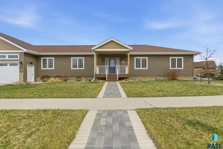 1500 E Birch St, Brandon, SD 57005 - #3