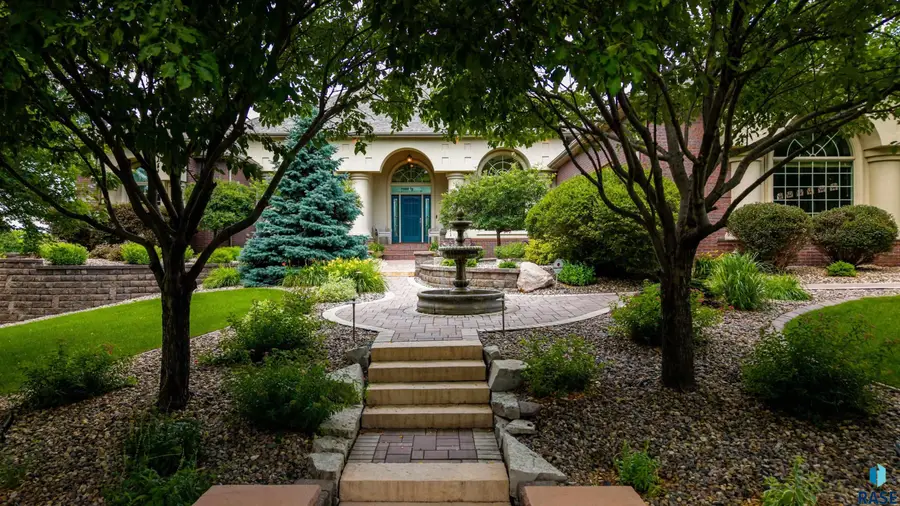 3001 S St Francis Ln, Sioux Falls, SD 57103 - #2