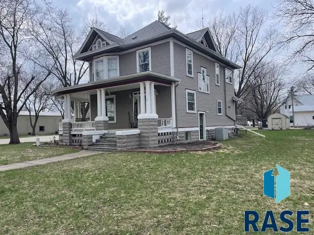 102 W Church St, Inwood, IA 51240 - #3