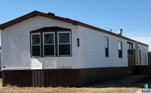 1001 S Harrison St, Lennox, SD 57039