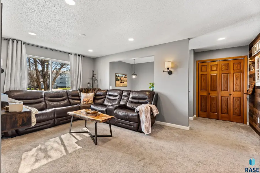 4124 N Jans Dr, Sioux Falls, SD 57107 - #2
