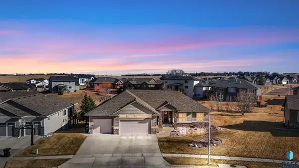 1920 S Firefly Dr, Sioux Falls, SD 57110