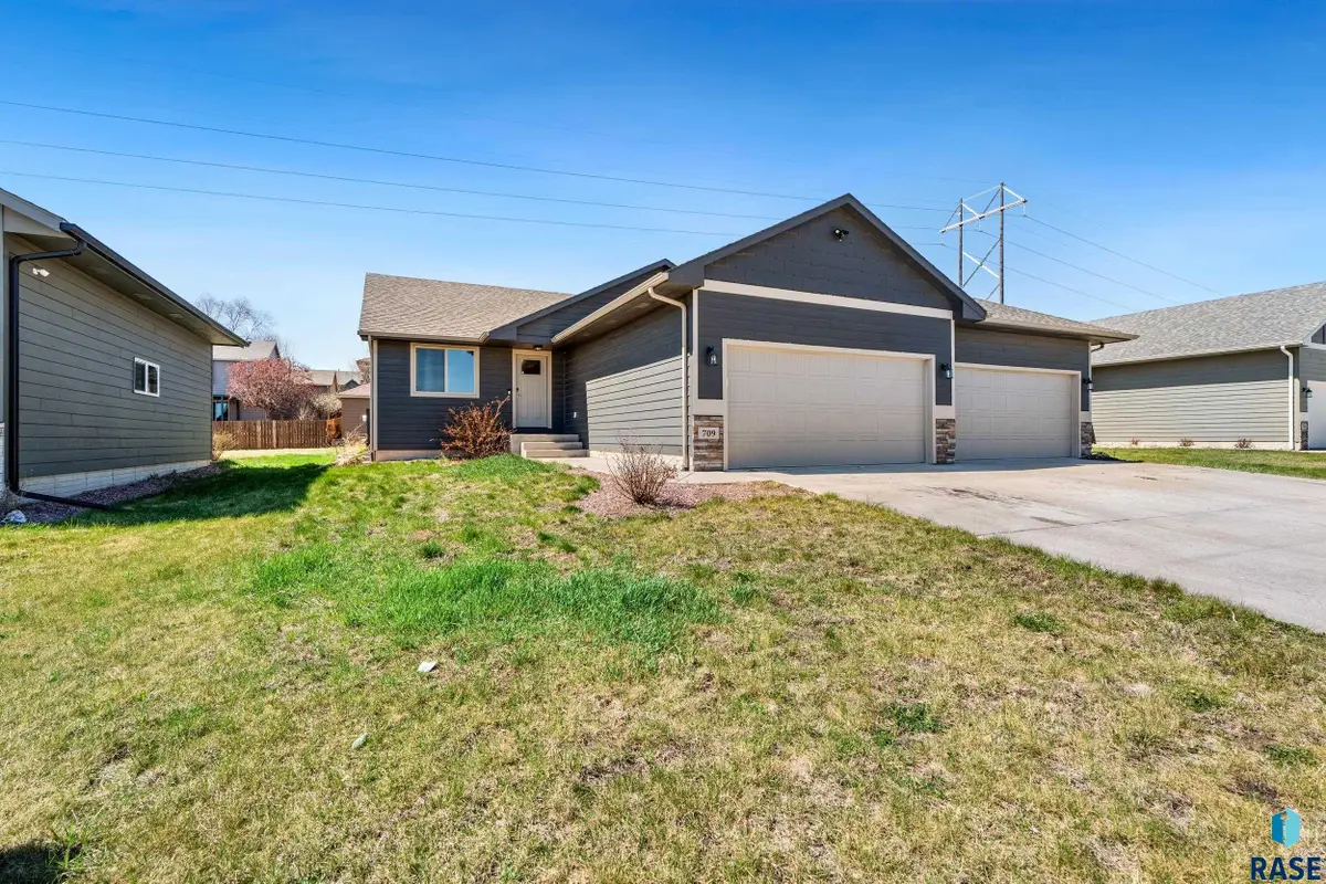 709 N Anthem Dr, Sioux Falls, SD 57110 - #1