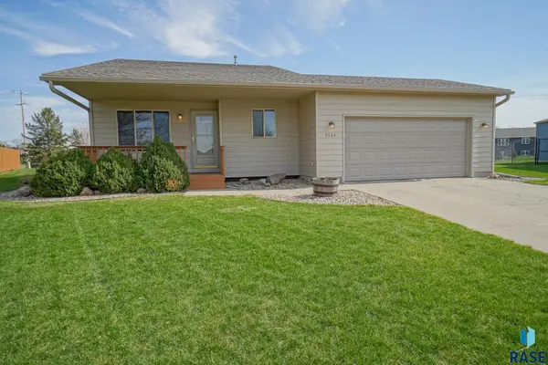 7624 S Bell Cir, Sioux Falls, SD 57108
