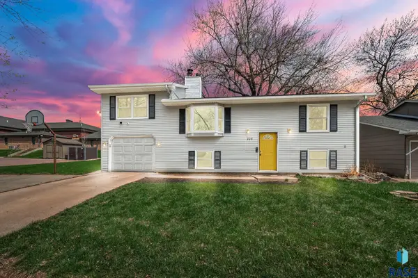 208 N Fanelle Ave, Sioux Falls, SD 57103