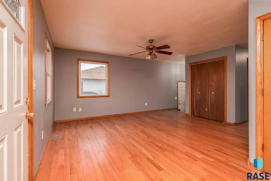 803 Cleveland Ave, Sioux Falls, SD 57103 - #3
