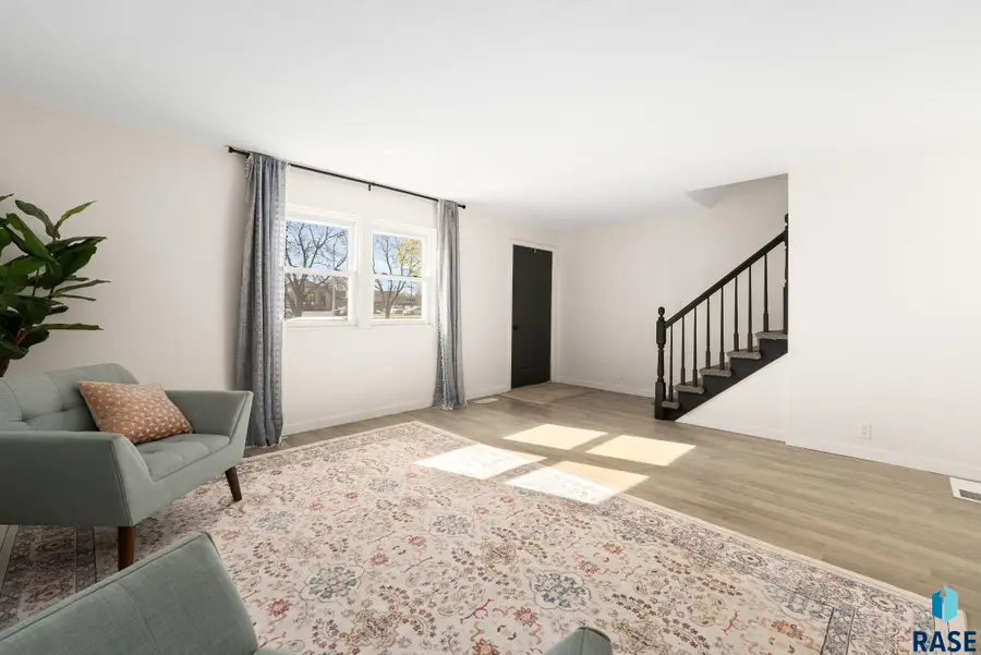 101 N Pipestone St #2, Brandon, SD 57005 - #2