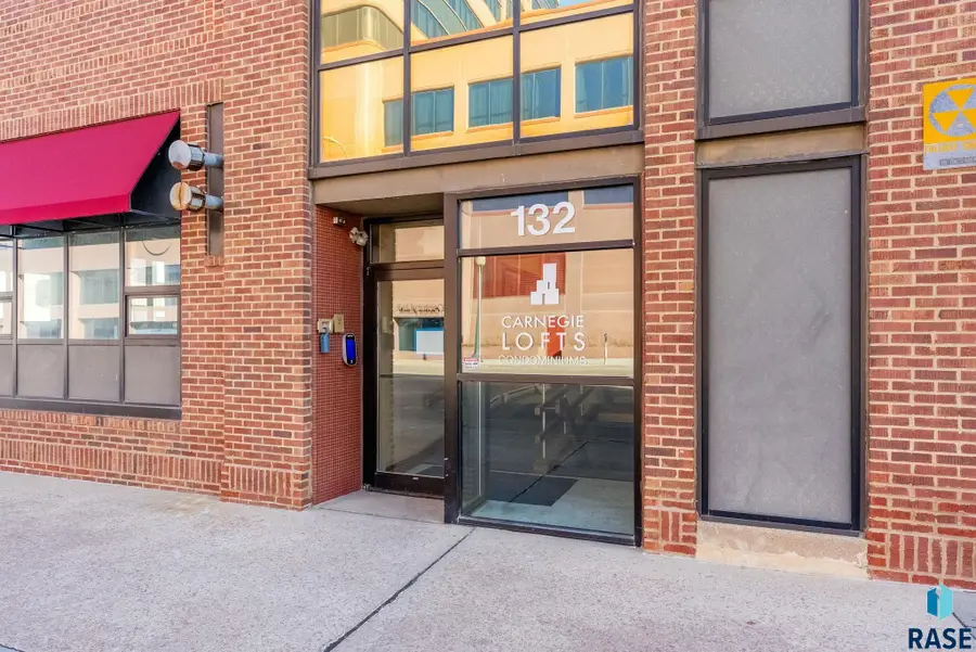 132 S Dakota Ave #207, Sioux Falls, SD 57104 - #2