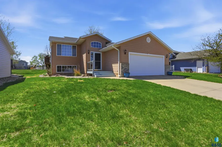 4809 S Samantha Dr, Sioux Falls, SD 57106 - #2