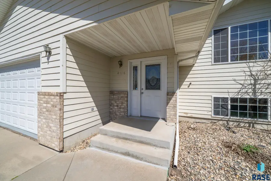 4116 W Newcomb St, Sioux Falls, SD 57108 - #2