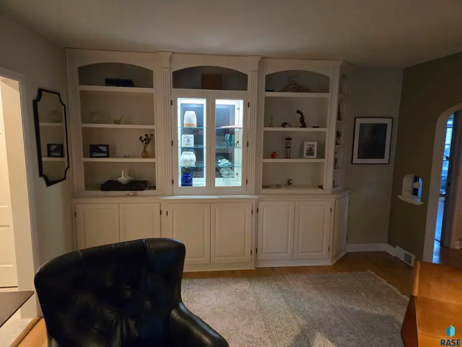 1720 S 6th Ave, Sioux Falls, SD 57105 - #3