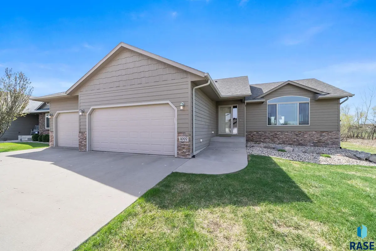 4007 W 77th St, Sioux Falls, SD 57108 - #1