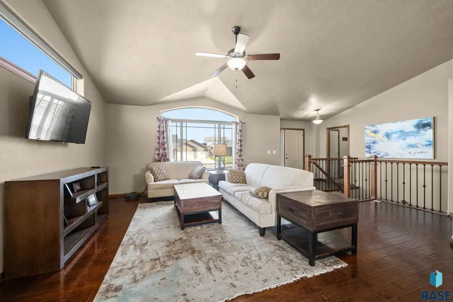 4007 W 77th St, Sioux Falls, SD 57108 - #3