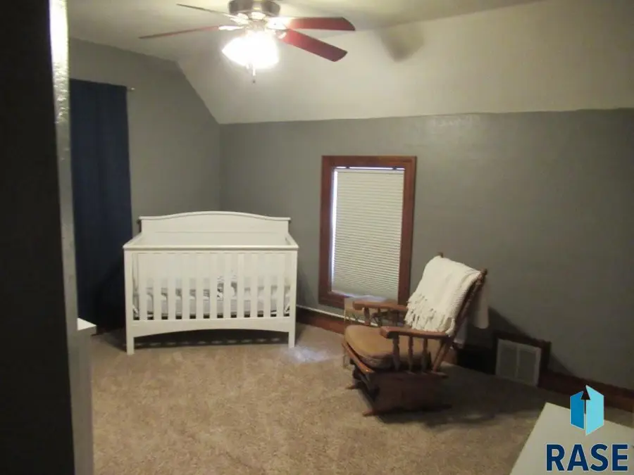 312 S Main St, Hills, MN 56138 - #3