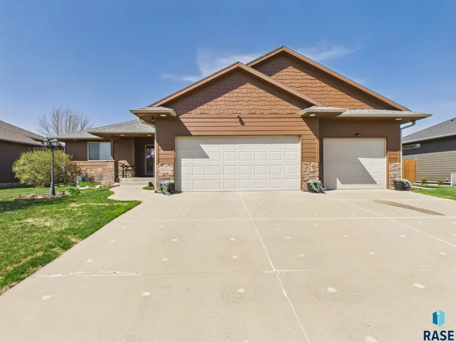 7604 W Lobelia St, Sioux Falls, SD 57106 - #2