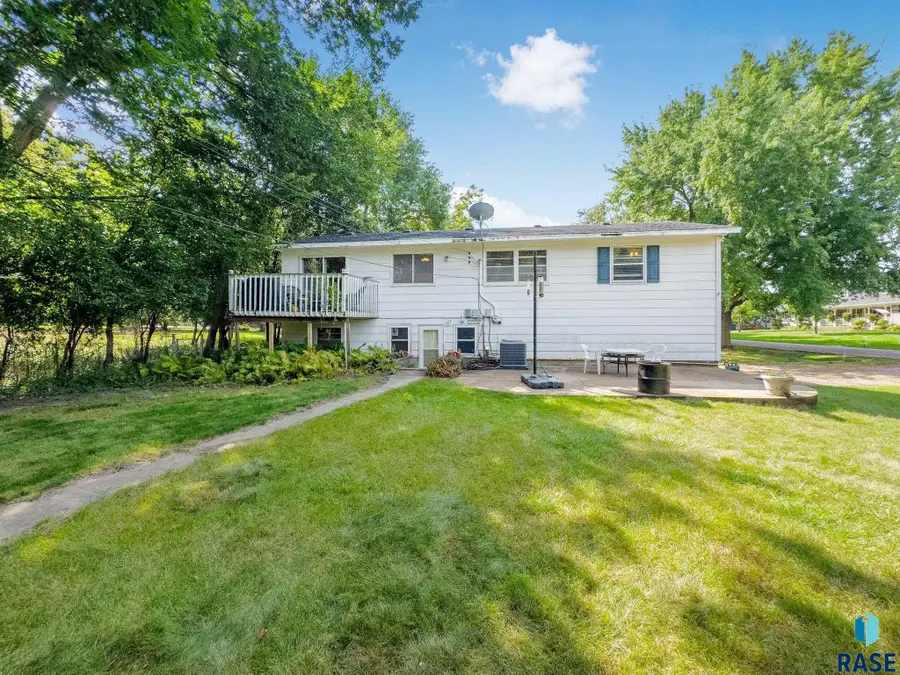 2894 E Old Orchard Trl, Sioux Falls, SD 57103 - #2