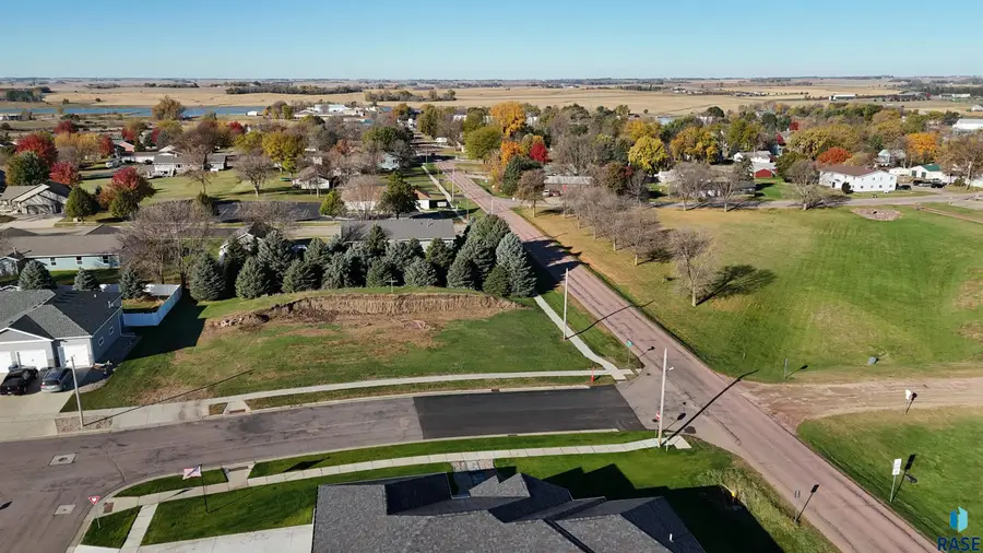 105 Lacy Ave, Garretson, SD 57030 - #2