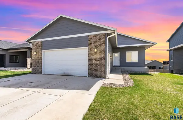 1805 E 71st St N, Sioux Falls, SD 57104