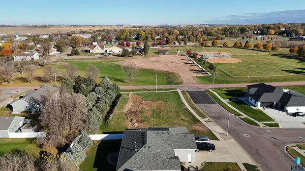 101 Lacy Ave, Garretson, SD 57030