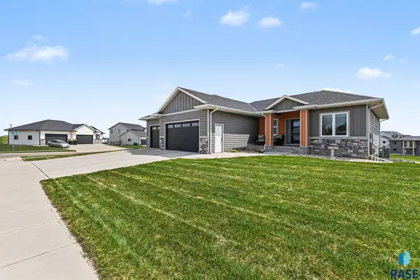 1900 S Firefly Dr, Sioux Falls, SD 57110