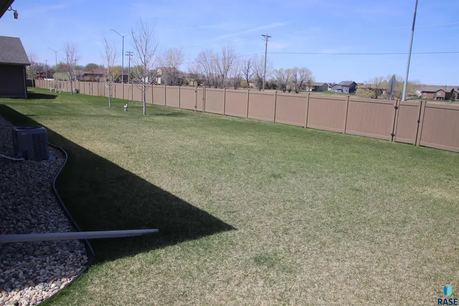 3820 Vendavel St, Sioux Falls, SD 57108 - #2