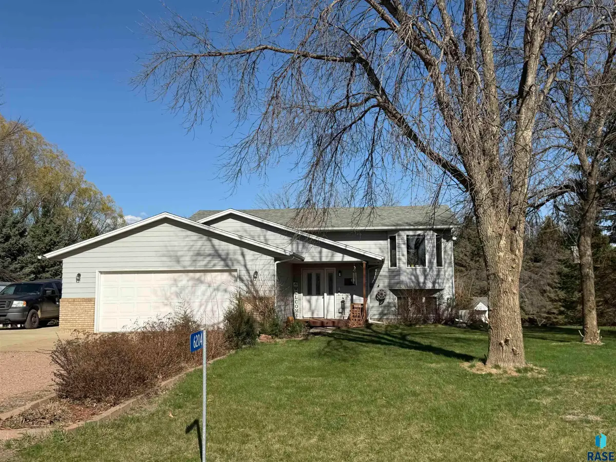 6204 N Purple Martin Ave, Sioux Falls, SD 57107 - #1