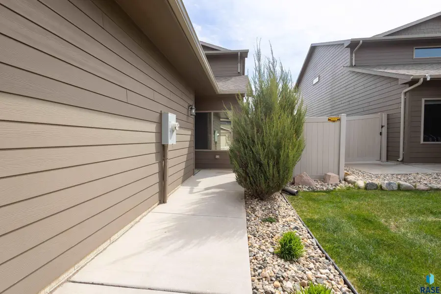 5706 S Bounty Pl, Sioux Falls, SD 57108 - #3