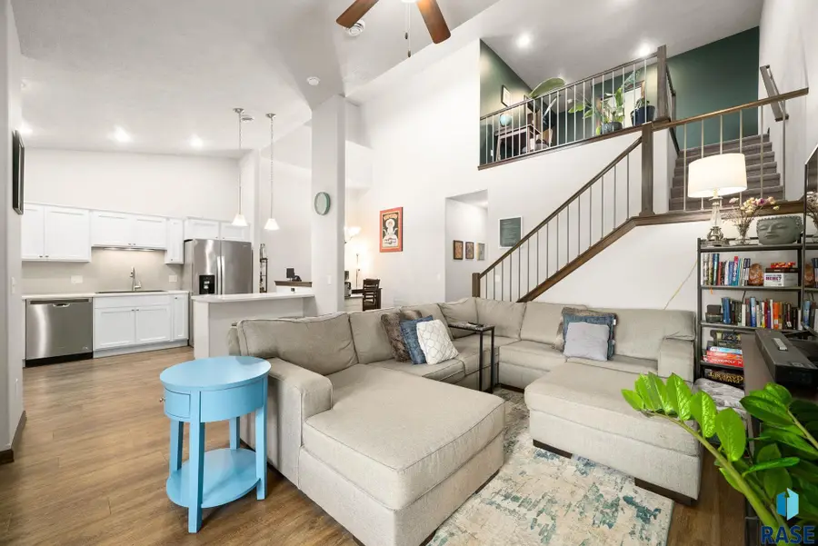 5405 S Seville Pl, Sioux Falls, SD 57108 - #3