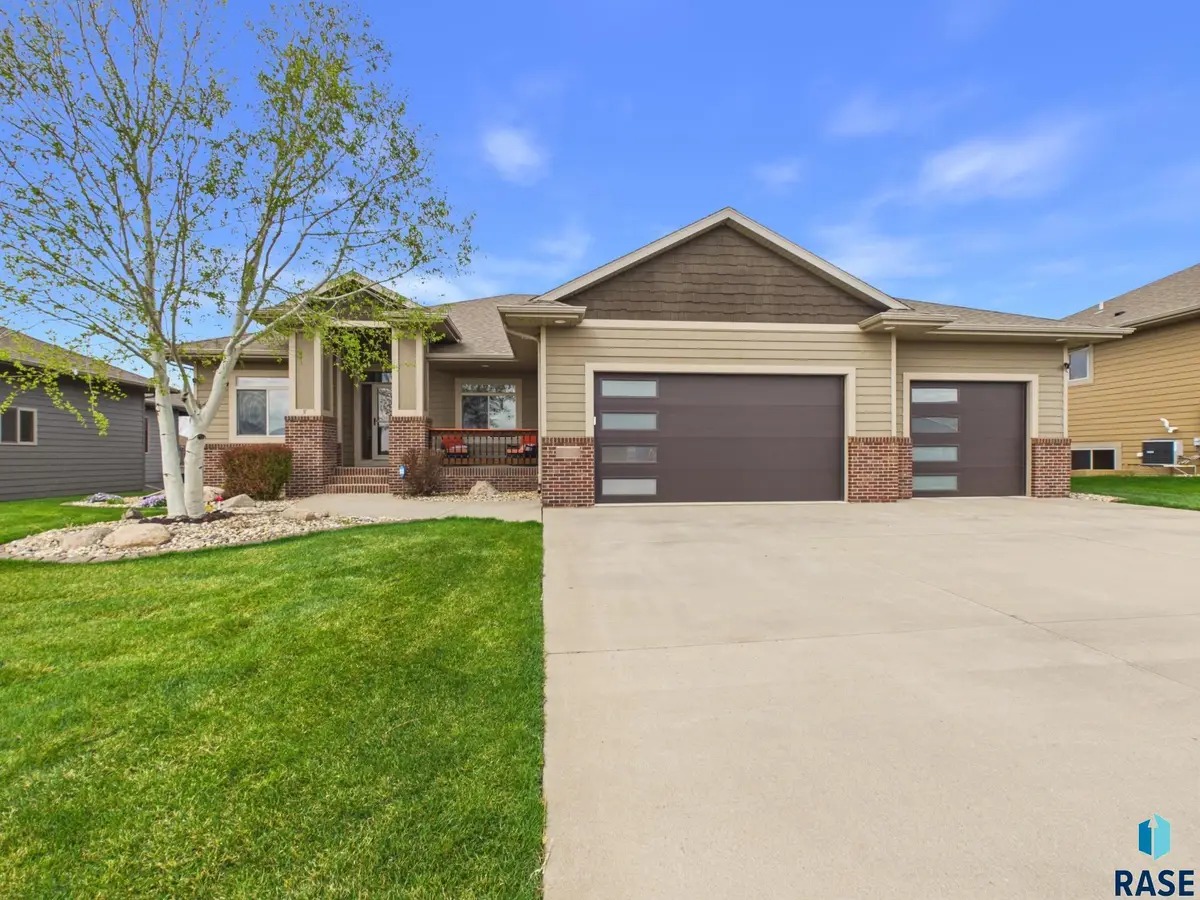 4205 S Alpine Ave, Sioux Falls, SD 57110 - #1