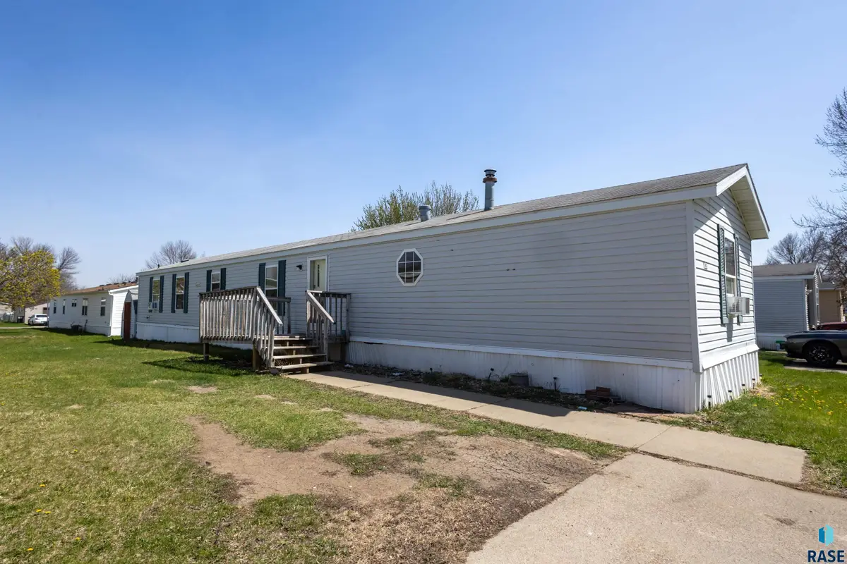 806 N Mayfield Pl, Sioux Falls, SD 57107 - #1