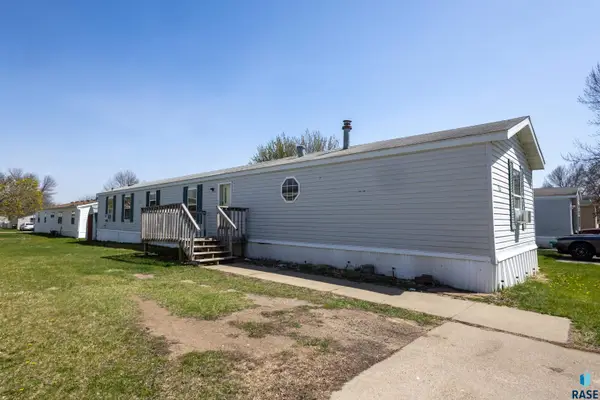 806 N Mayfield Pl, Sioux Falls, SD 57107