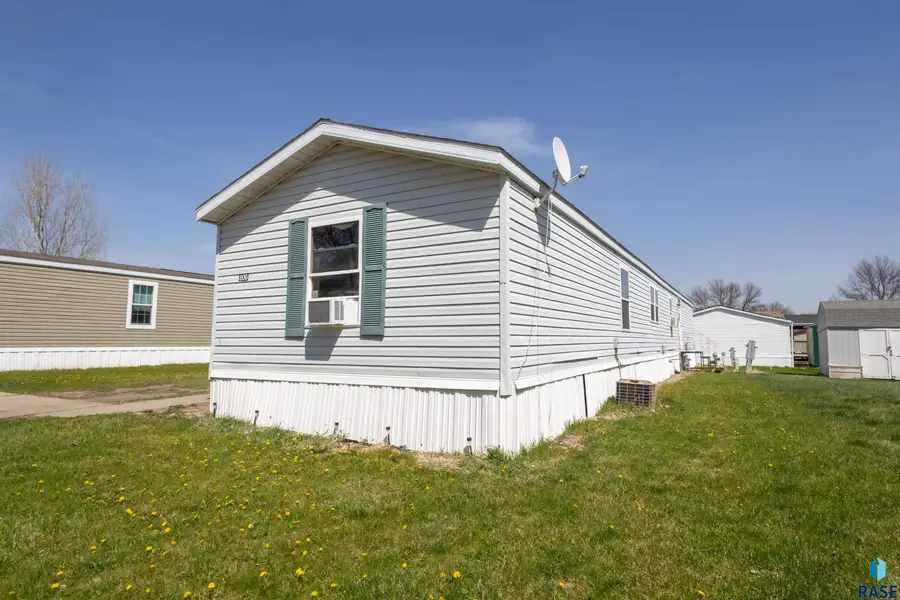 806 N Mayfield Pl, Sioux Falls, SD 57107 - #2