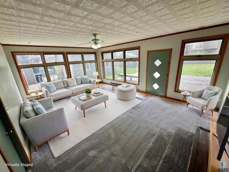 4401 E 20th St, Sioux Falls, SD 57103 - #2