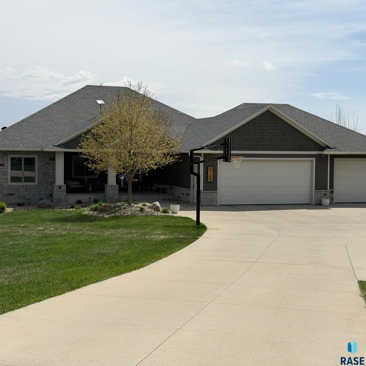 2709 W 90th St, Sioux Falls, SD 57108 - #1