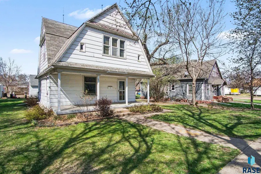 471 E 2nd St, Parker, SD 57053 - #3