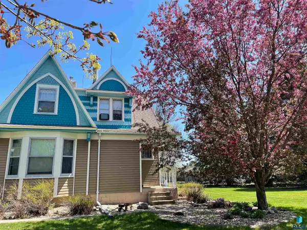 602 25 S. Hwy, De Smet, SD 57213