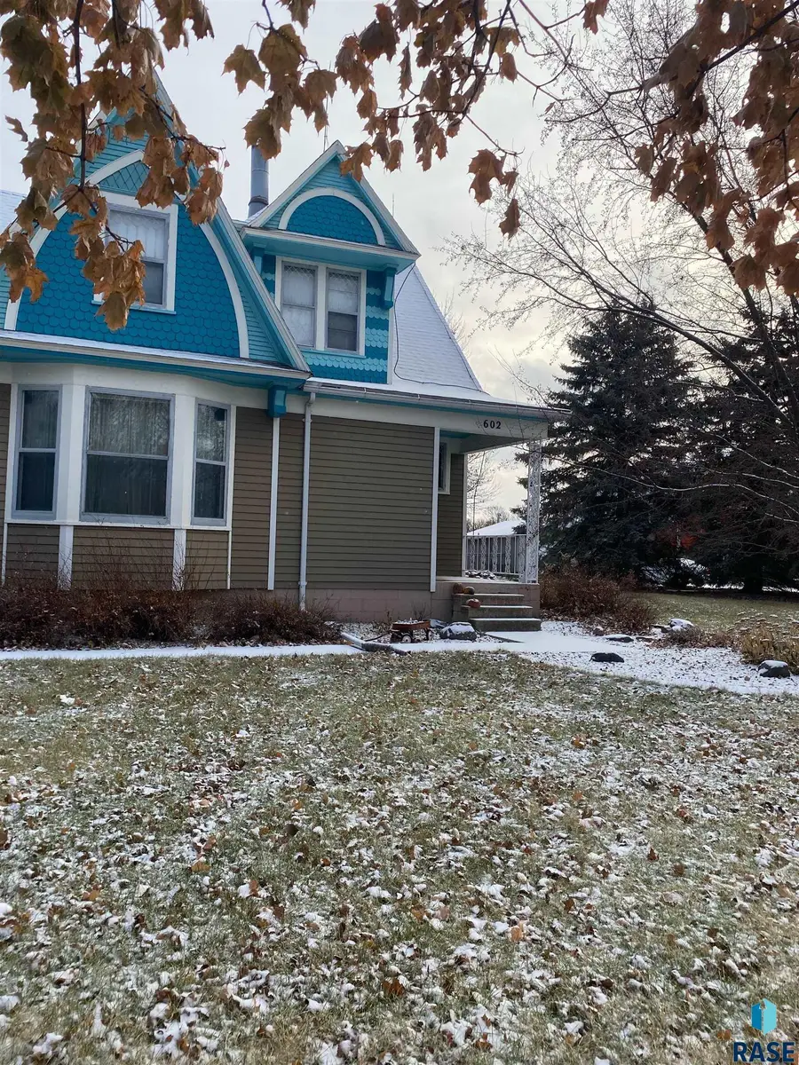 602 25 S. Hwy, De Smet, SD 57213 - #2