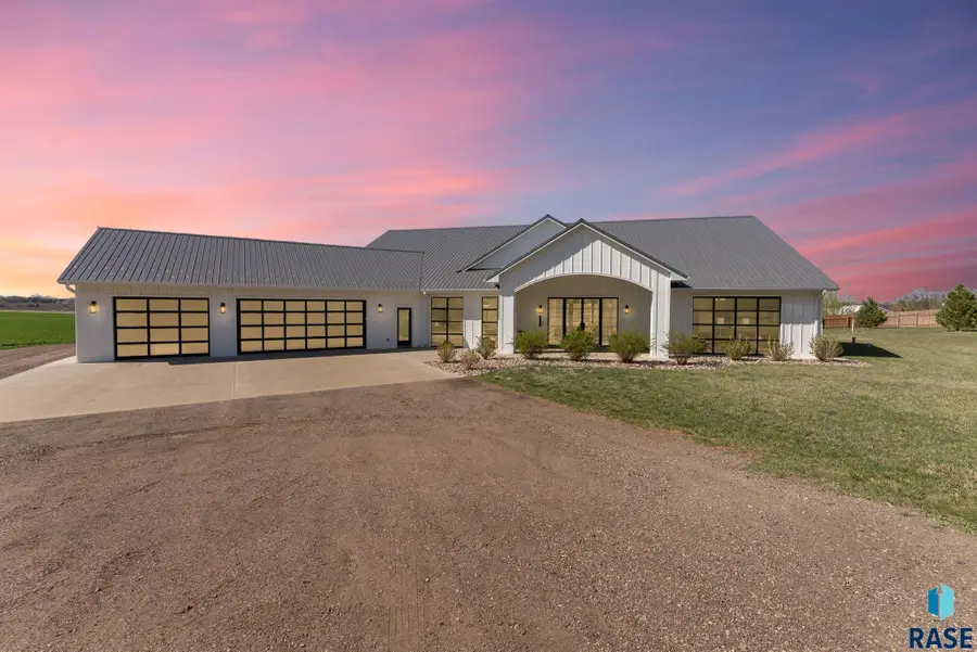46592 268th St, Sioux Falls, SD 57106 - #2