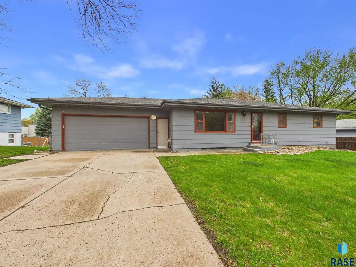 4600 W 38th St, Sioux Falls, SD 57106 - #1