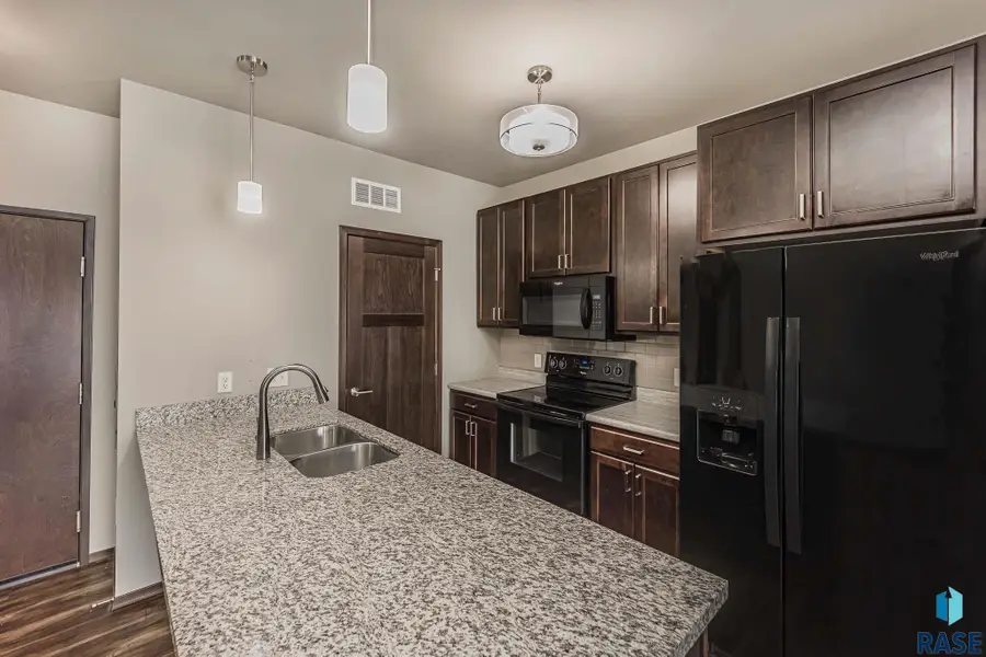 7701 S Townsley Ave #206, Sioux Falls, SD 57108 - #3