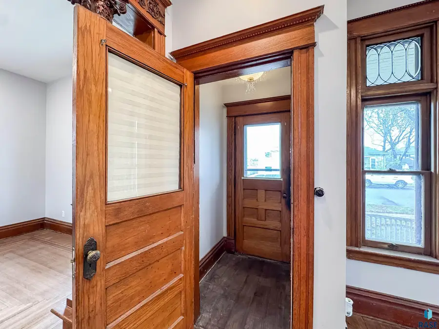 218 S Summit Ave, Sioux Falls, SD 57104 - #3