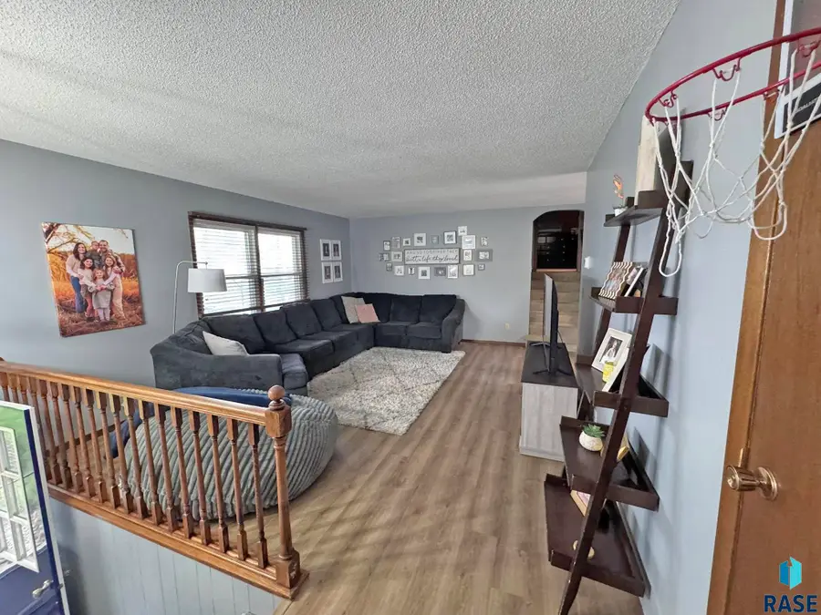 1212 Broadway St, Larchwood, IA 51241 - #2