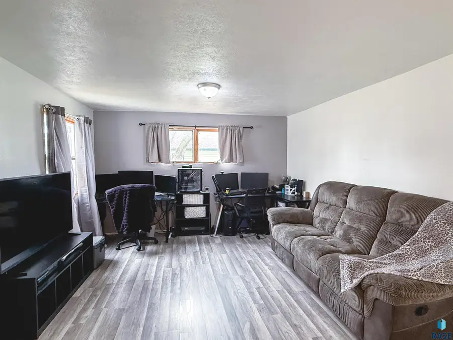 714 NW 3rd St, Madison, SD 57042 - #2