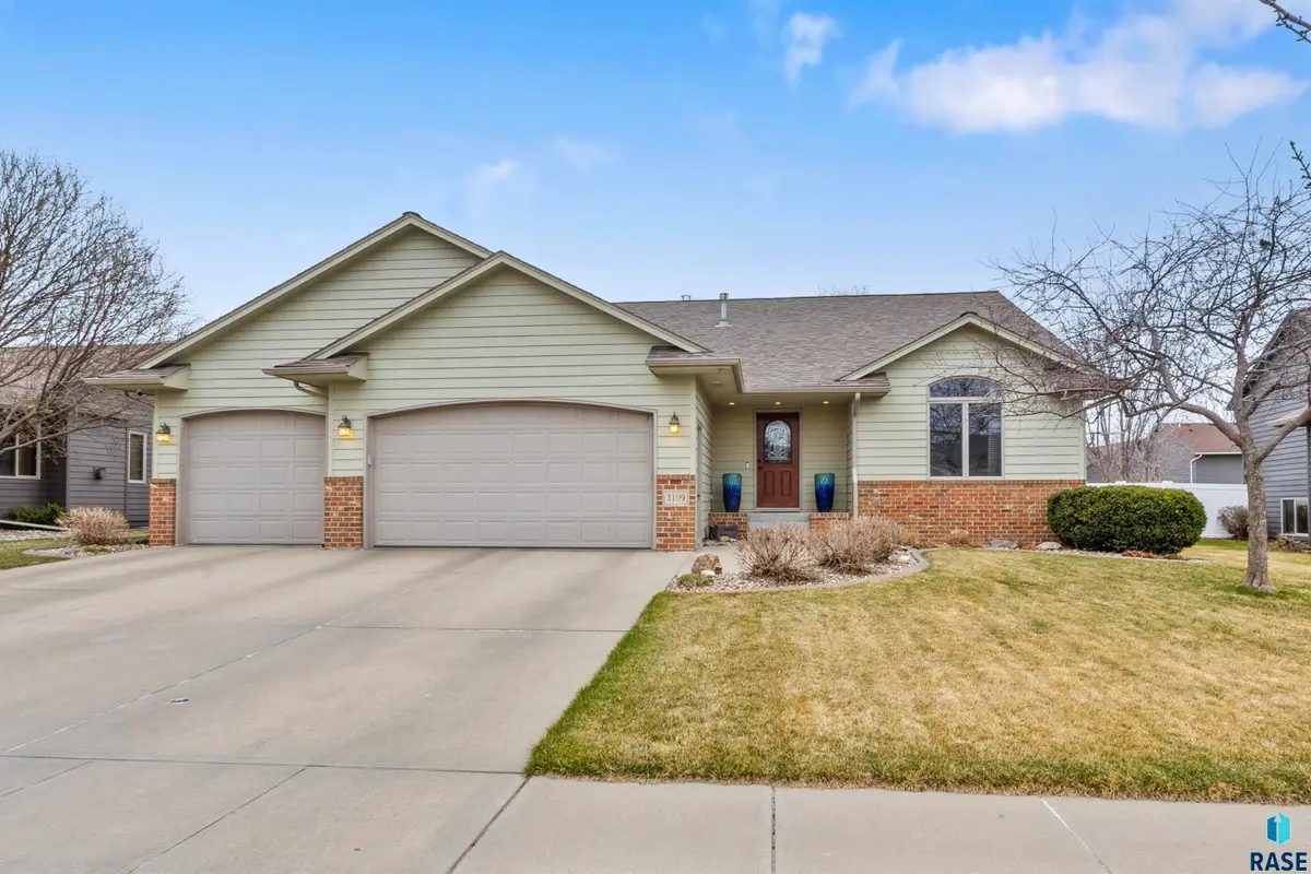 3109 S Groveland Dr, Sioux Falls, SD 57110 - #1